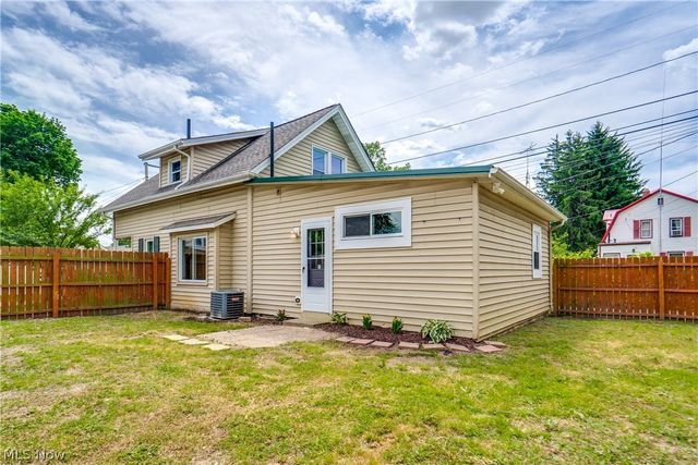 5015 12th Street SW, Canton, OH 44710