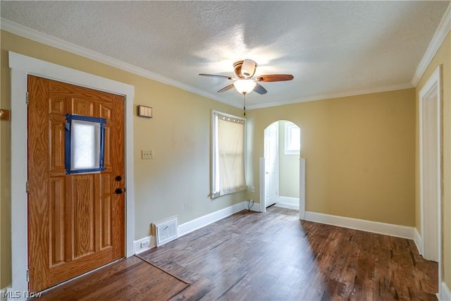 5015 12th Street SW, Canton, OH 44710