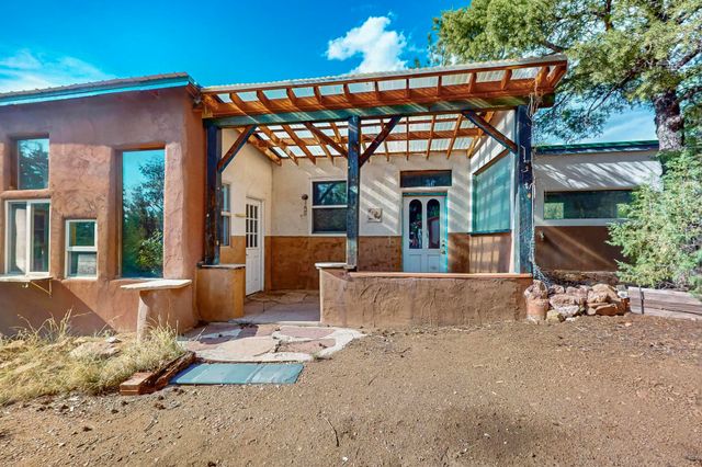 97 Quartz Trail, Santa Fe, NM 87505