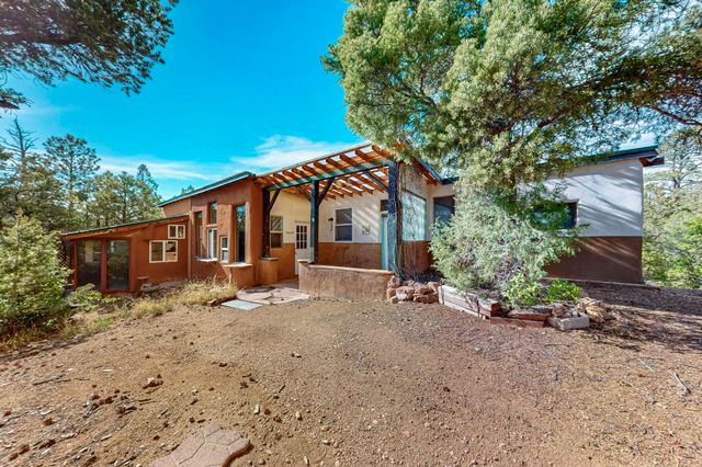97 Quartz Trail, Santa Fe, NM 87505