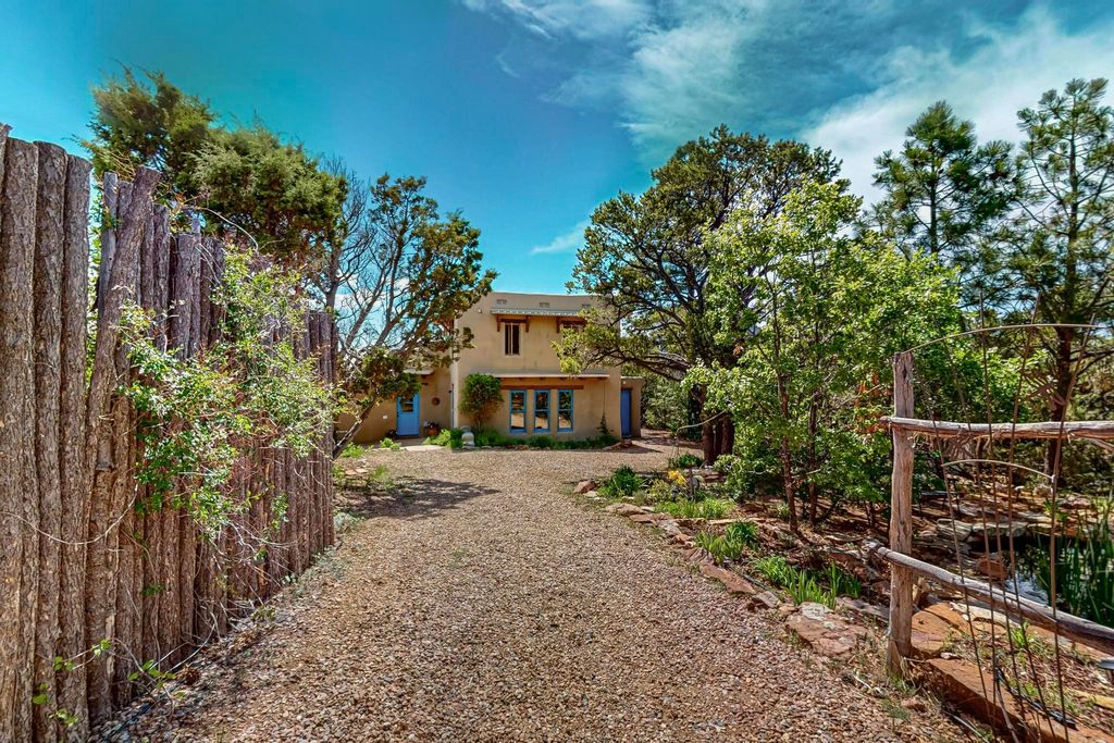 97 Quartz Trail, Santa Fe, NM 87505