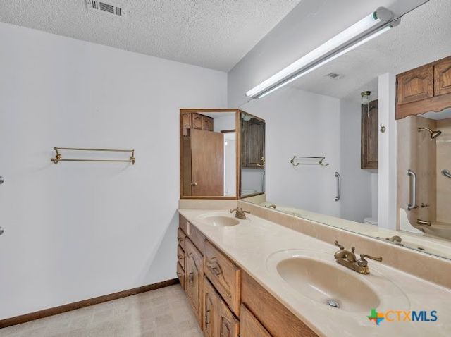 875 N Wheat Road, Belton, TX 76513