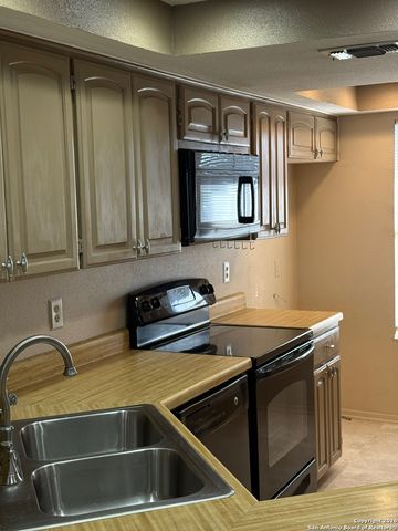 474 Seele St Apt 10, New Braunfels, TX 78130