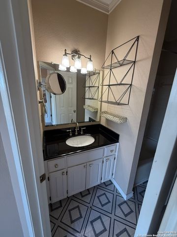 474 Seele St Apt 10, New Braunfels, TX 78130