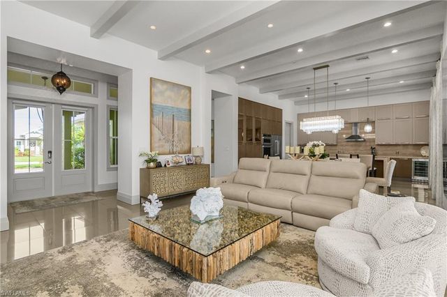 14852 Dockside LN, Naples, FL 34114