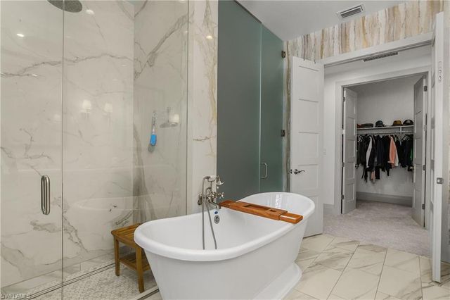 14852 Dockside LN, Naples, FL 34114