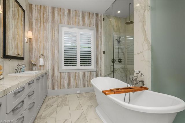 14852 Dockside LN, Naples, FL 34114