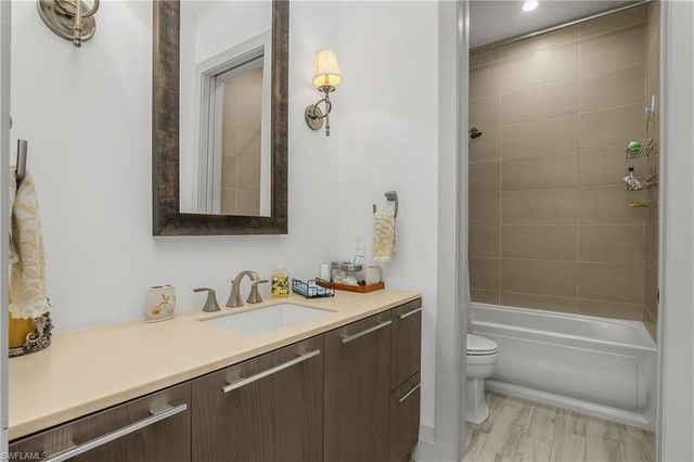 14852 Dockside LN, Naples, FL 34114