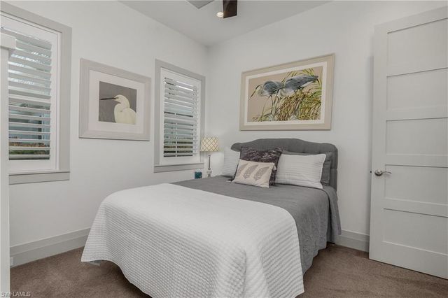 14852 Dockside LN, Naples, FL 34114