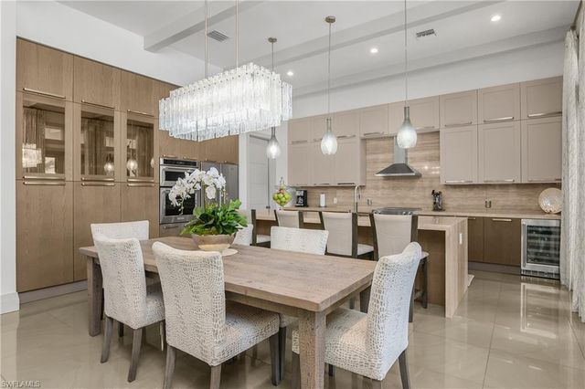 14852 Dockside LN, Naples, FL 34114