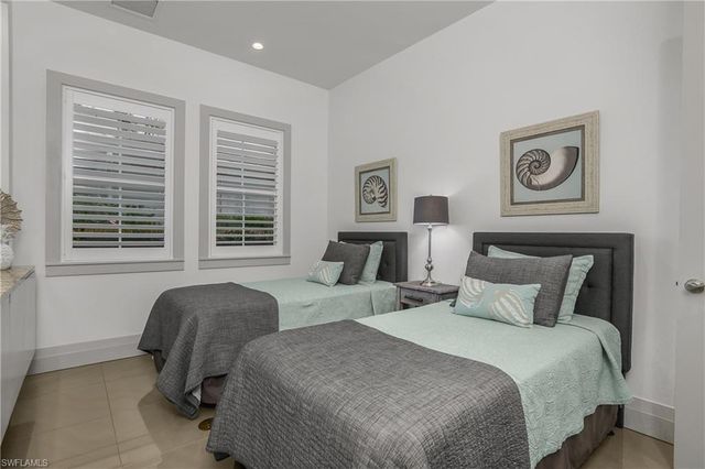 14852 Dockside LN, Naples, FL 34114