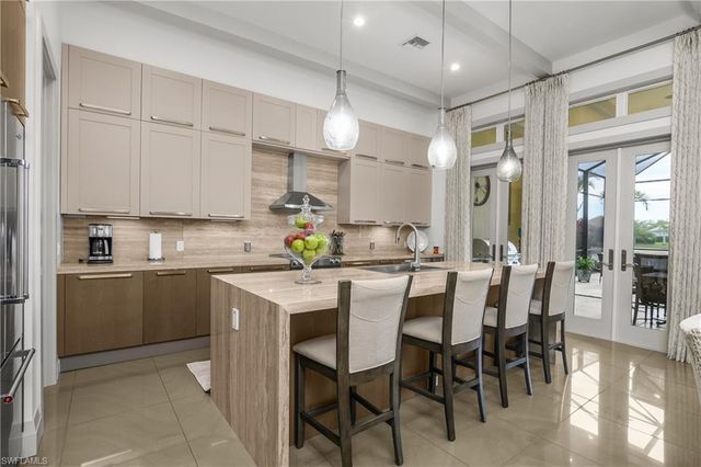 14852 Dockside LN, Naples, FL 34114