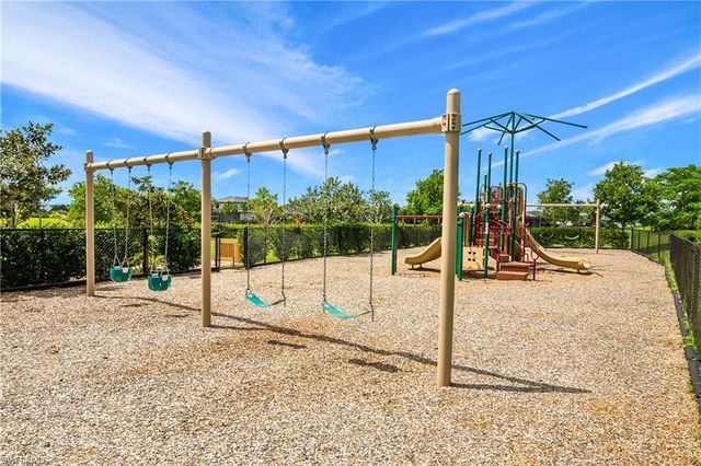 14852 Dockside LN, Naples, FL 34114