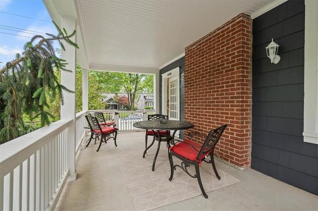 6446 Walnut Street, Kansas City, MO 64113