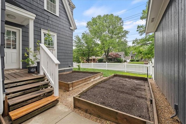 6446 Walnut Street, Kansas City, MO 64113