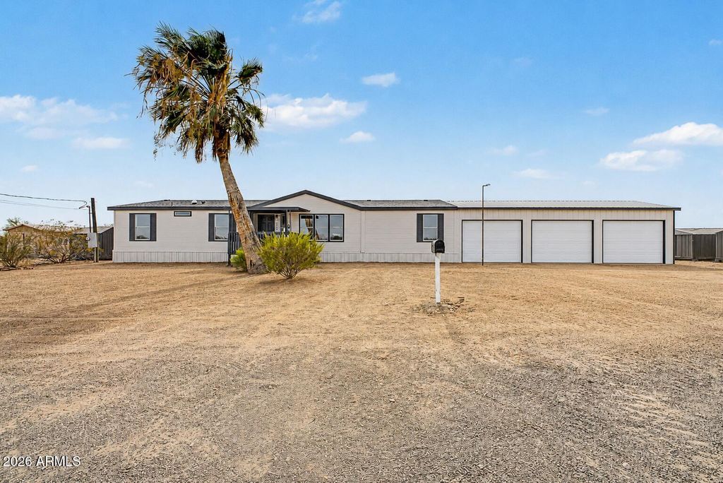 1480 S CHAPARRAL Road, Apache Junction, AZ 85119