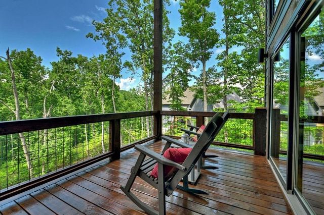 590 Deer Crest Road, Blue Ridge, GA 30513