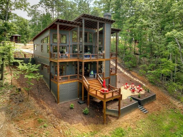 590 Deer Crest Road, Blue Ridge, GA 30513