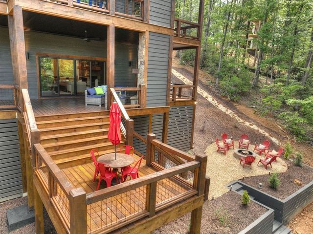 590 Deer Crest Road, Blue Ridge, GA 30513