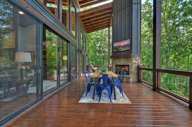 590 Deer Crest Road, Blue Ridge, GA 30513