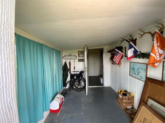 160 Tupelo S, Palacios, TX 77465