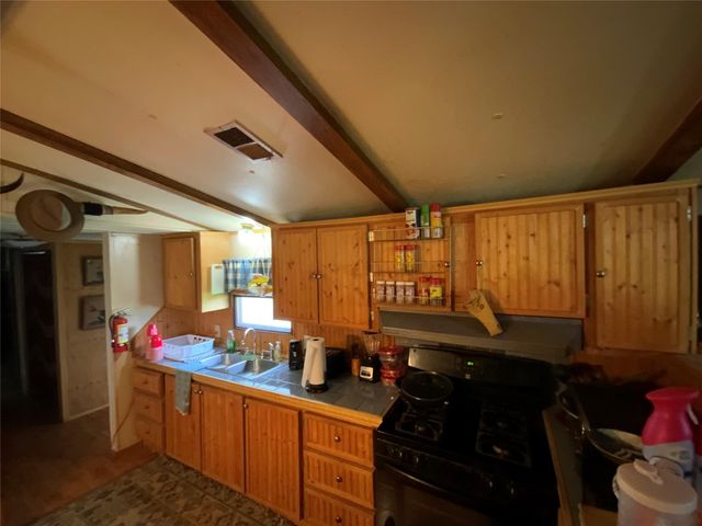 160 Tupelo S, Palacios, TX 77465