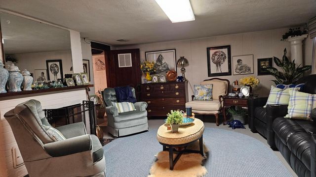 889 Kelton Avenue, Columbus, OH 43206