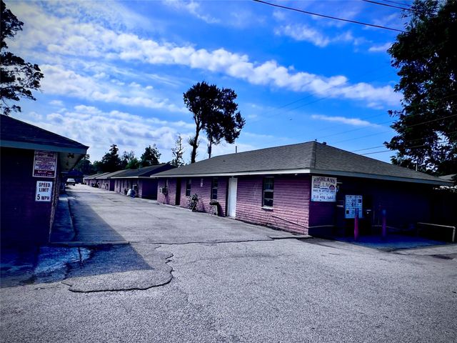 1825 W Little York Road many, Houston, TX 77091