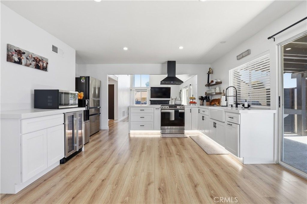 Image 12 of property listing at 2019 Hietter, Simi Valley, CA 93063