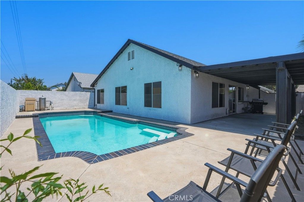 Image 2 of property listing at 2019 Hietter, Simi Valley, CA 93063