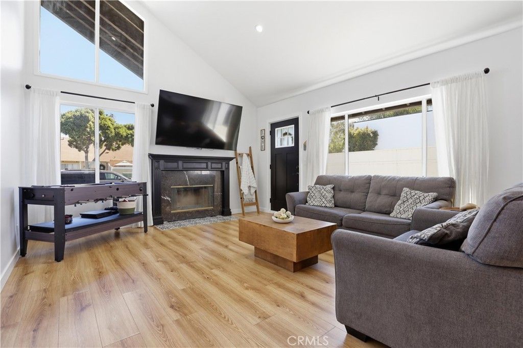 Image 3 of property listing at 2019 Hietter, Simi Valley, CA 93063