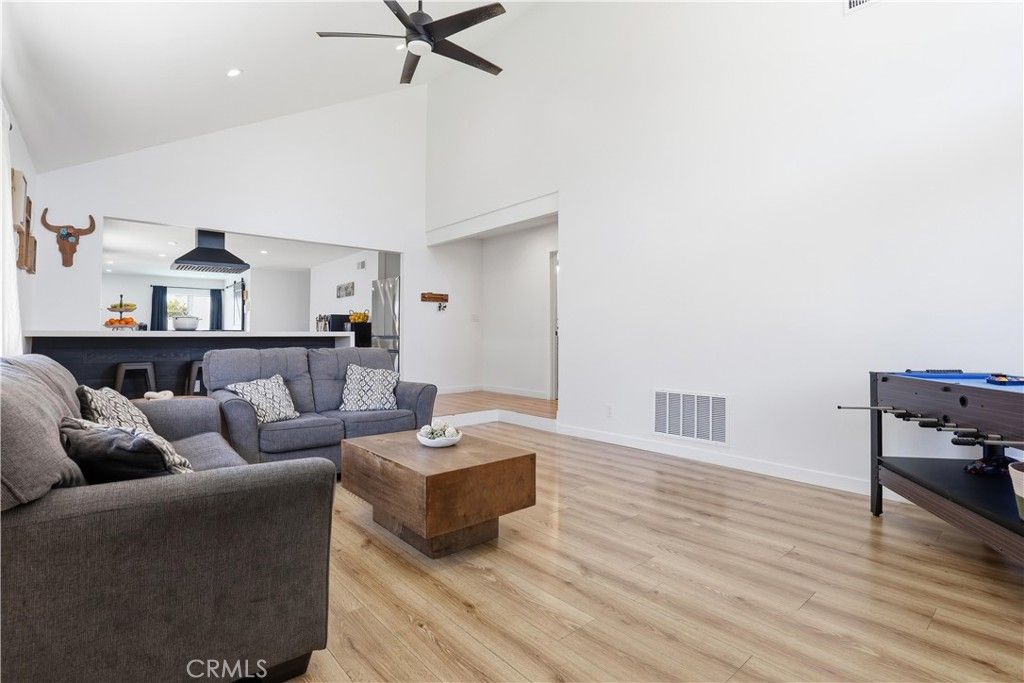 Image 5 of property listing at 2019 Hietter, Simi Valley, CA 93063