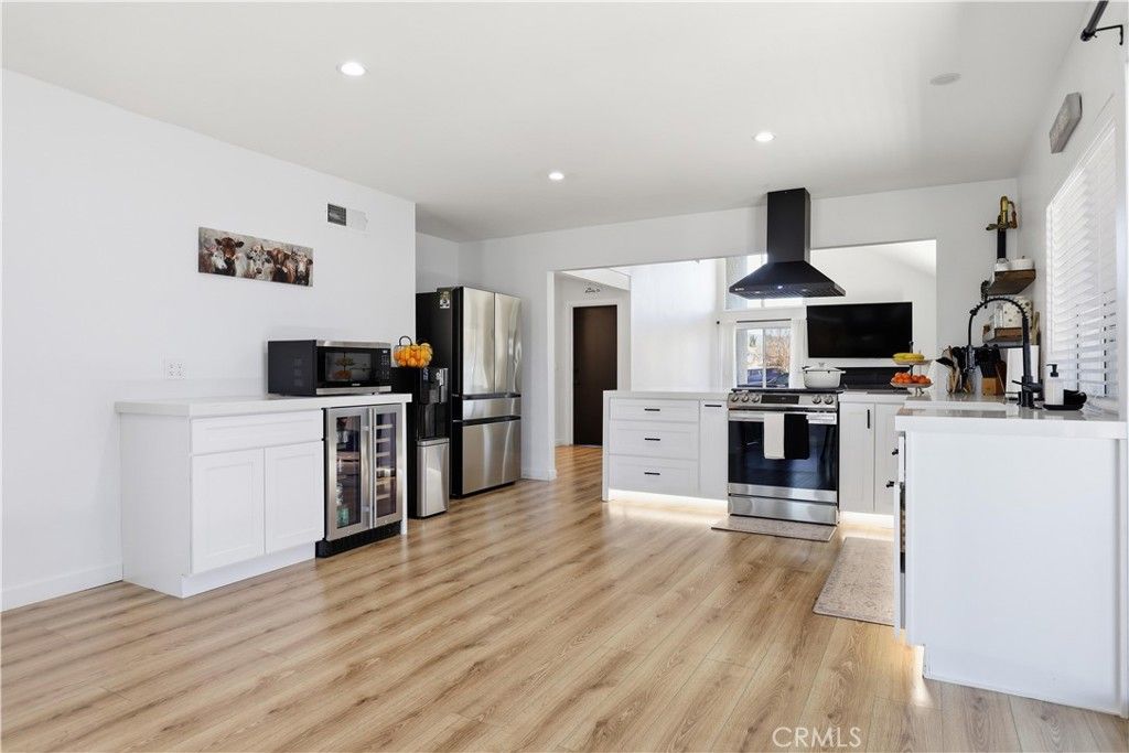 Image 9 of property listing at 2019 Hietter, Simi Valley, CA 93063