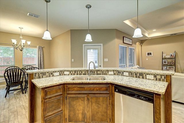 5817 Bella Di Giorno Dr, Corpus Christi, TX 78414