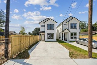 320 Clearwater St, Houston, TX 77029