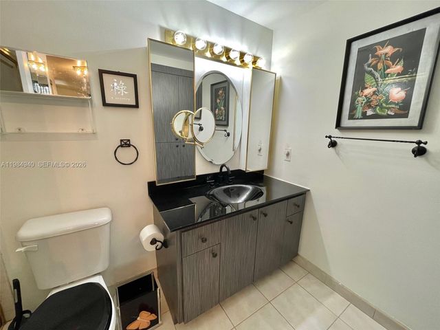 3850 Washington Street 214, Hollywood, FL 33021