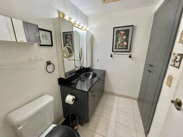 3850 Washington Street 214, Hollywood, FL 33021
