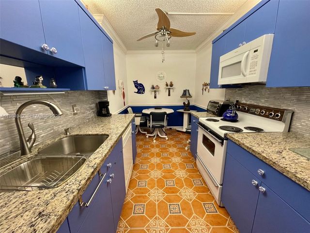 3850 Washington Street 214, Hollywood, FL 33021