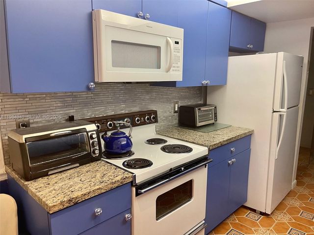 3850 Washington Street 214, Hollywood, FL 33021