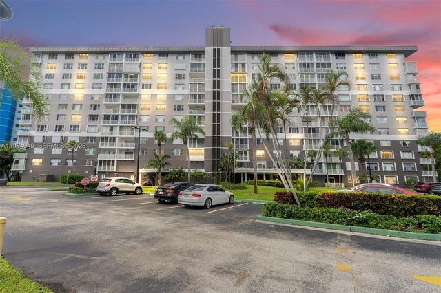 3850 Washington Street 214, Hollywood, FL 33021