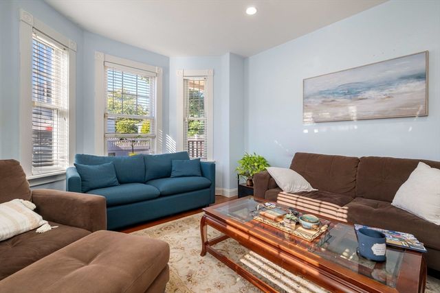 76 Taft Ave 1, Newton, MA 02465