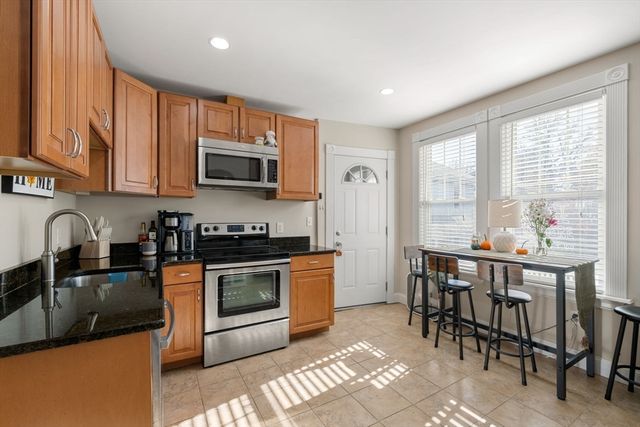 76 Taft Ave 1, Newton, MA 02465