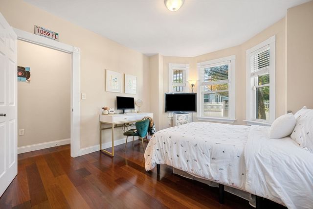 76 Taft Ave 1, Newton, MA 02465