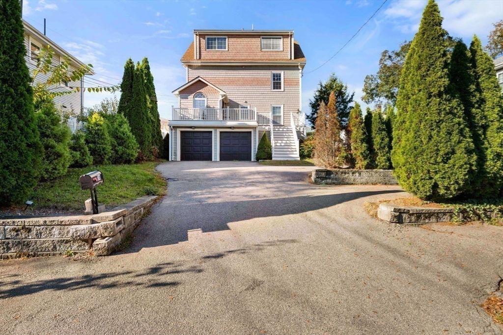 76 Taft Ave 1, Newton, MA 02465