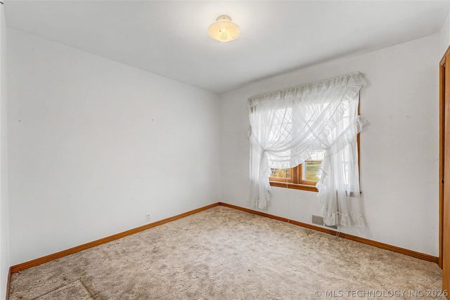 1202 W Davis Drive, Nowata, OK 74048