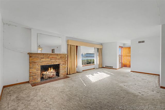 1202 W Davis Drive, Nowata, OK 74048