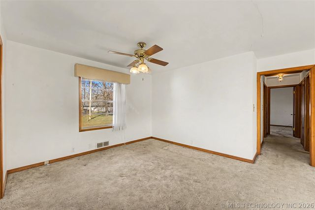 1202 W Davis Drive, Nowata, OK 74048