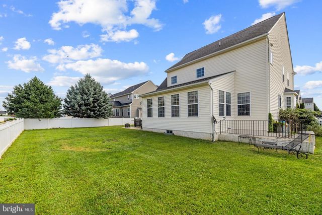 1207 STALLION ST, Ranson, WV 25438