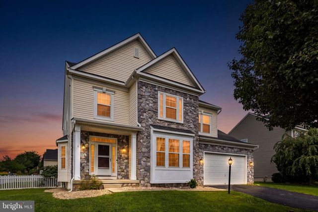 1207 STALLION ST, Ranson, WV 25438