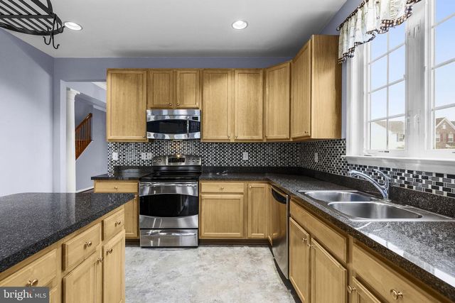 1207 STALLION ST, Ranson, WV 25438